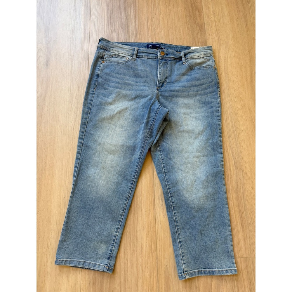Bandolino Mandie Capri Jeans Womens 12 Blue Light Wash Straight Leg Denim Crop